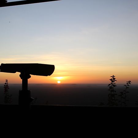 Ngulia Safari Lodge Tsavo Zewnętrze zdjęcie