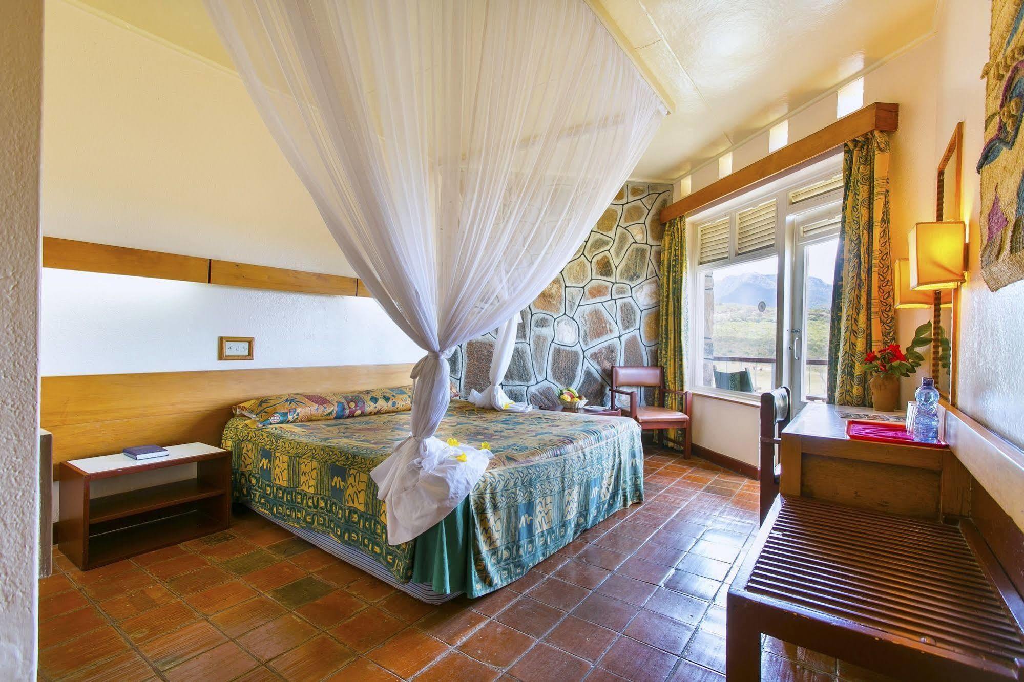 Ngulia Safari Lodge Tsavo Zewnętrze zdjęcie