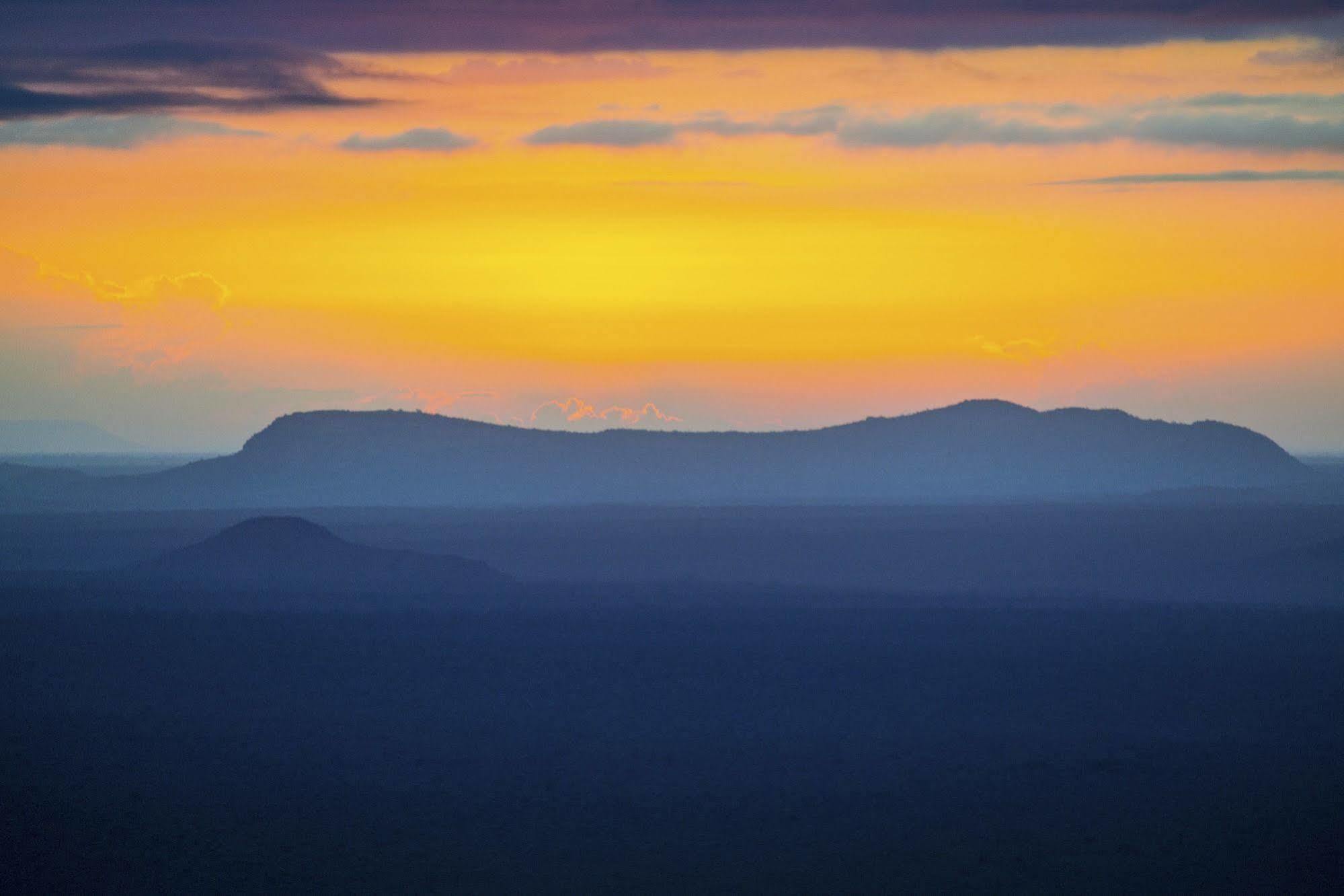Ngulia Safari Lodge Tsavo Zewnętrze zdjęcie